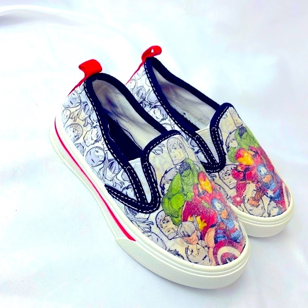 Toddler Size 8 Marvel Avengers Canvas Shoes. Captain America